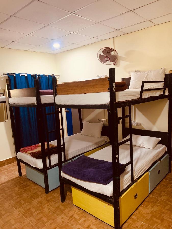 ורנאסי Vagabond Stay Hostel מראה חיצוני תמונה