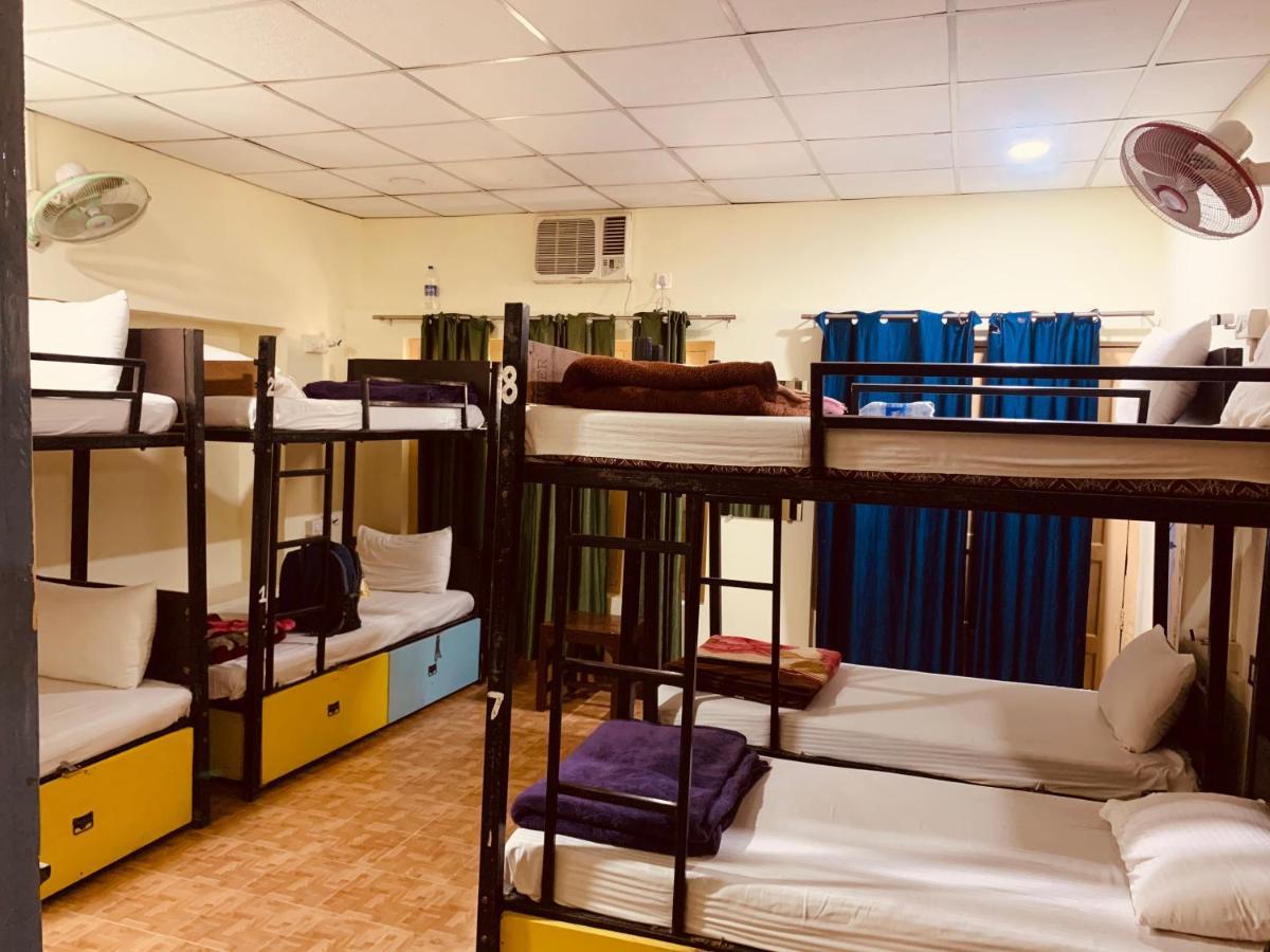 ורנאסי Vagabond Stay Hostel מראה חיצוני תמונה