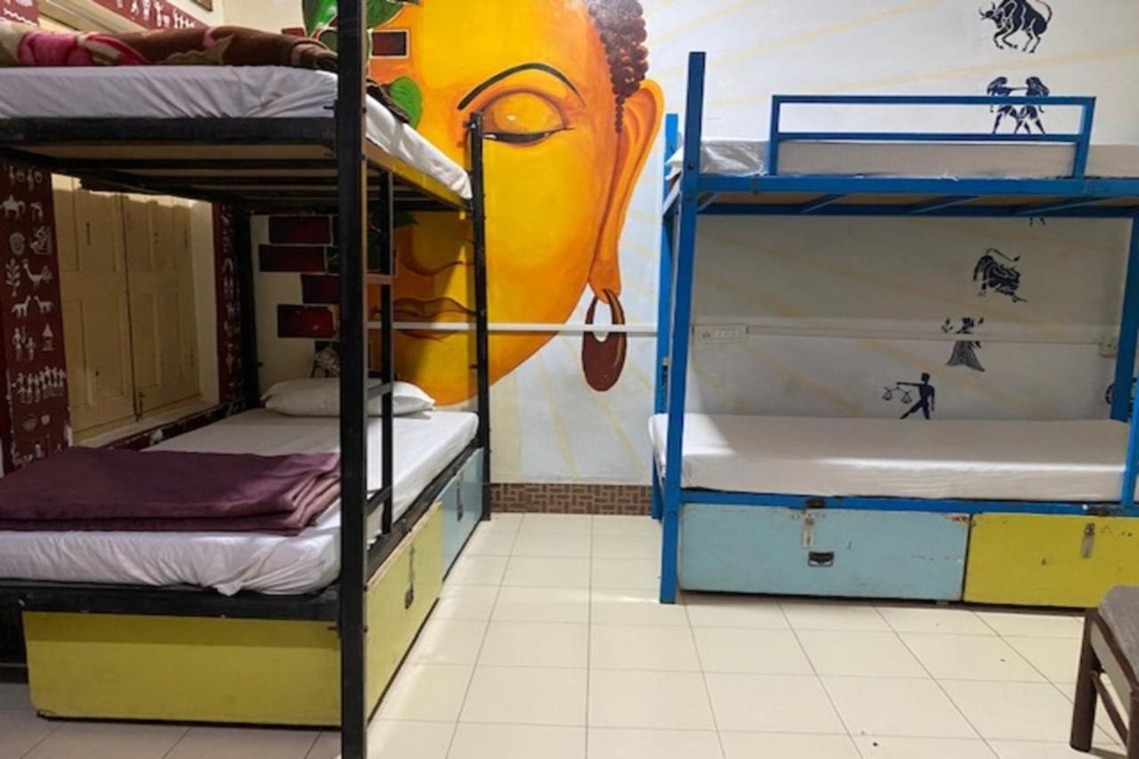 ורנאסי Vagabond Stay Hostel מראה חיצוני תמונה