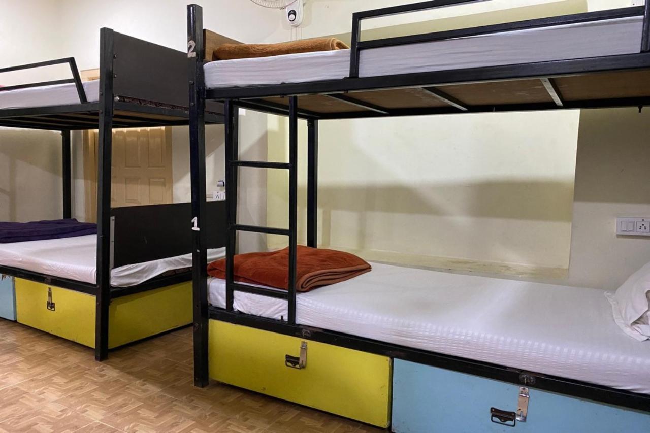 ורנאסי Vagabond Stay Hostel מראה חיצוני תמונה