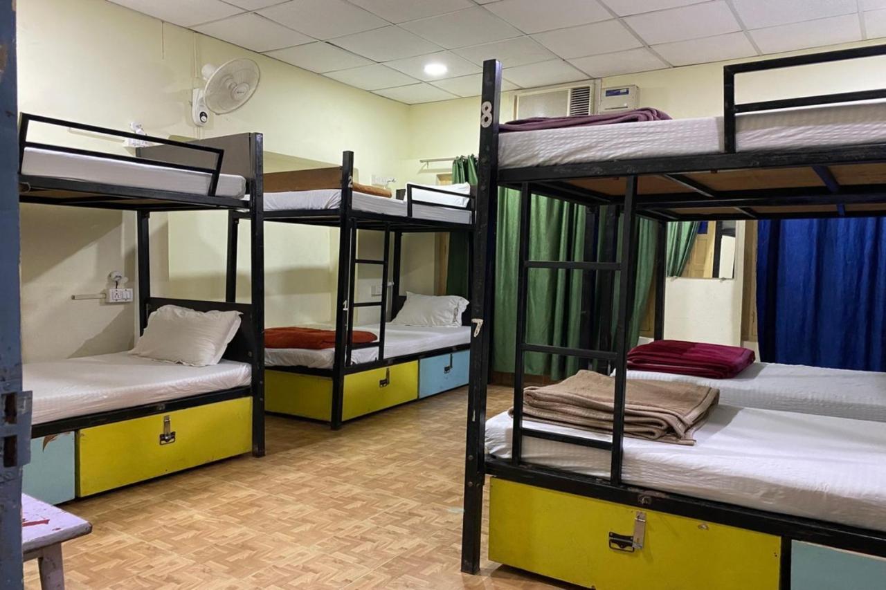 ורנאסי Vagabond Stay Hostel מראה חיצוני תמונה