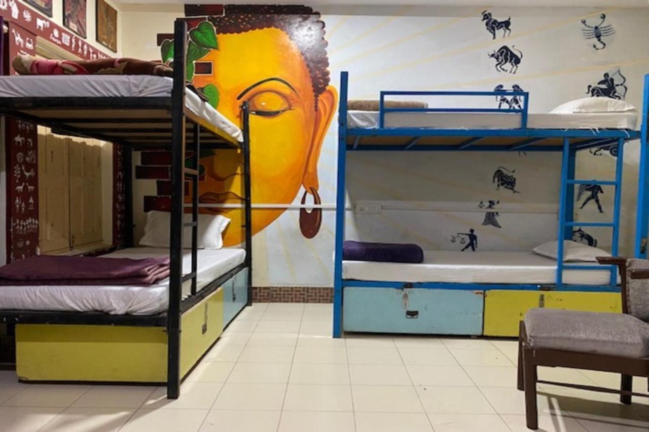 ורנאסי Vagabond Stay Hostel מראה חיצוני תמונה