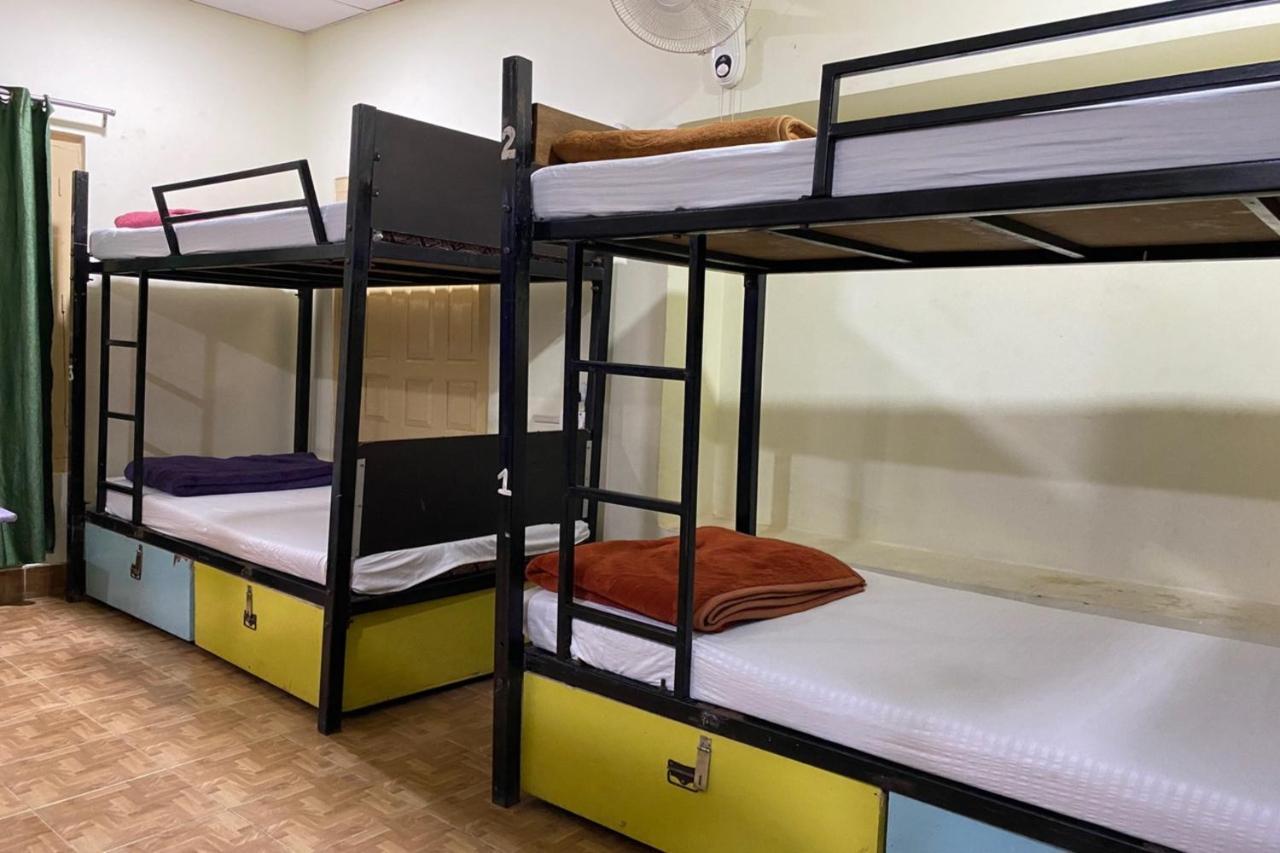 ורנאסי Vagabond Stay Hostel מראה חיצוני תמונה