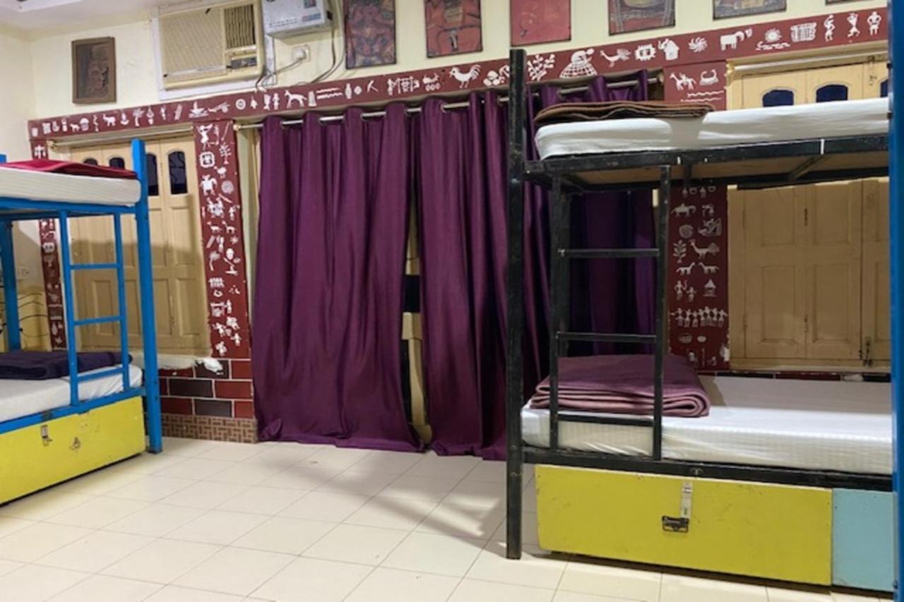 ורנאסי Vagabond Stay Hostel מראה חיצוני תמונה