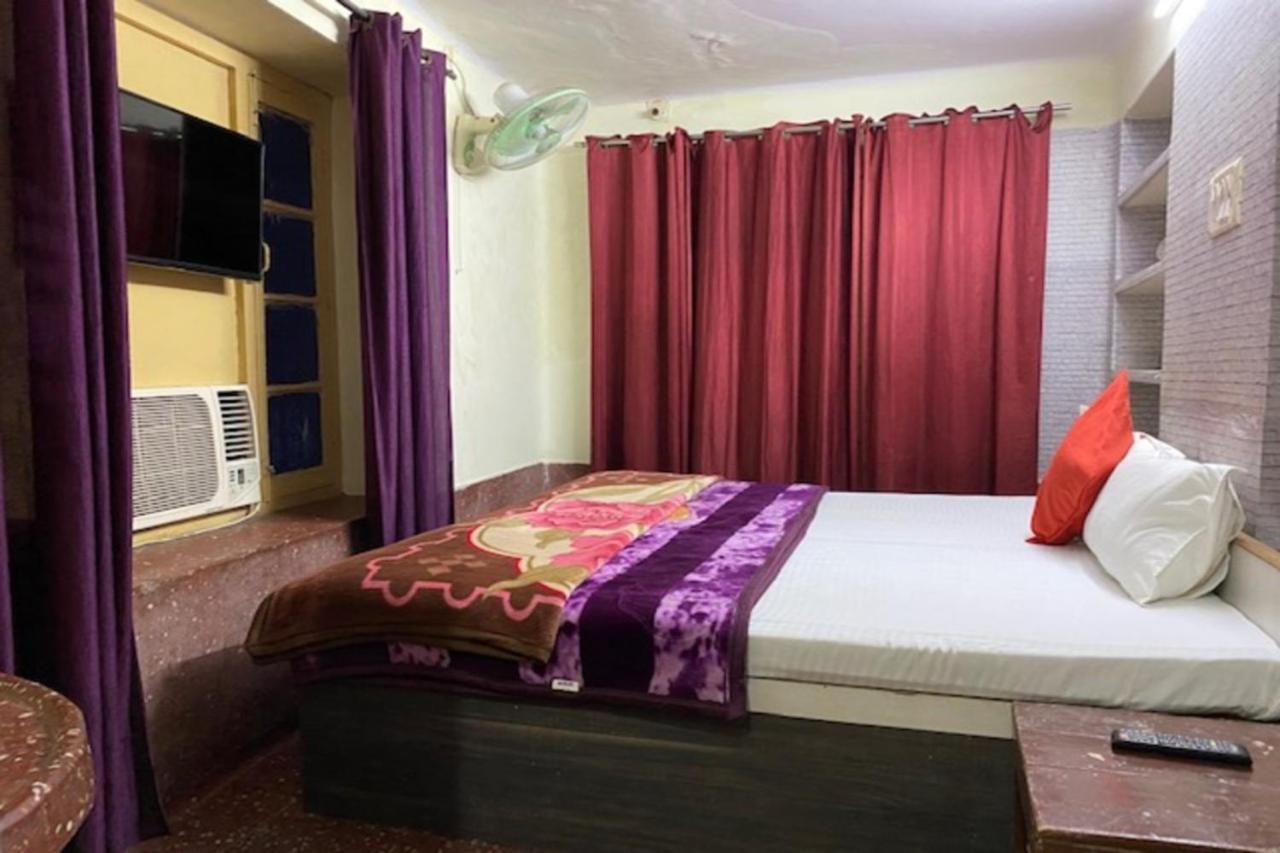ורנאסי Vagabond Stay Hostel מראה חיצוני תמונה