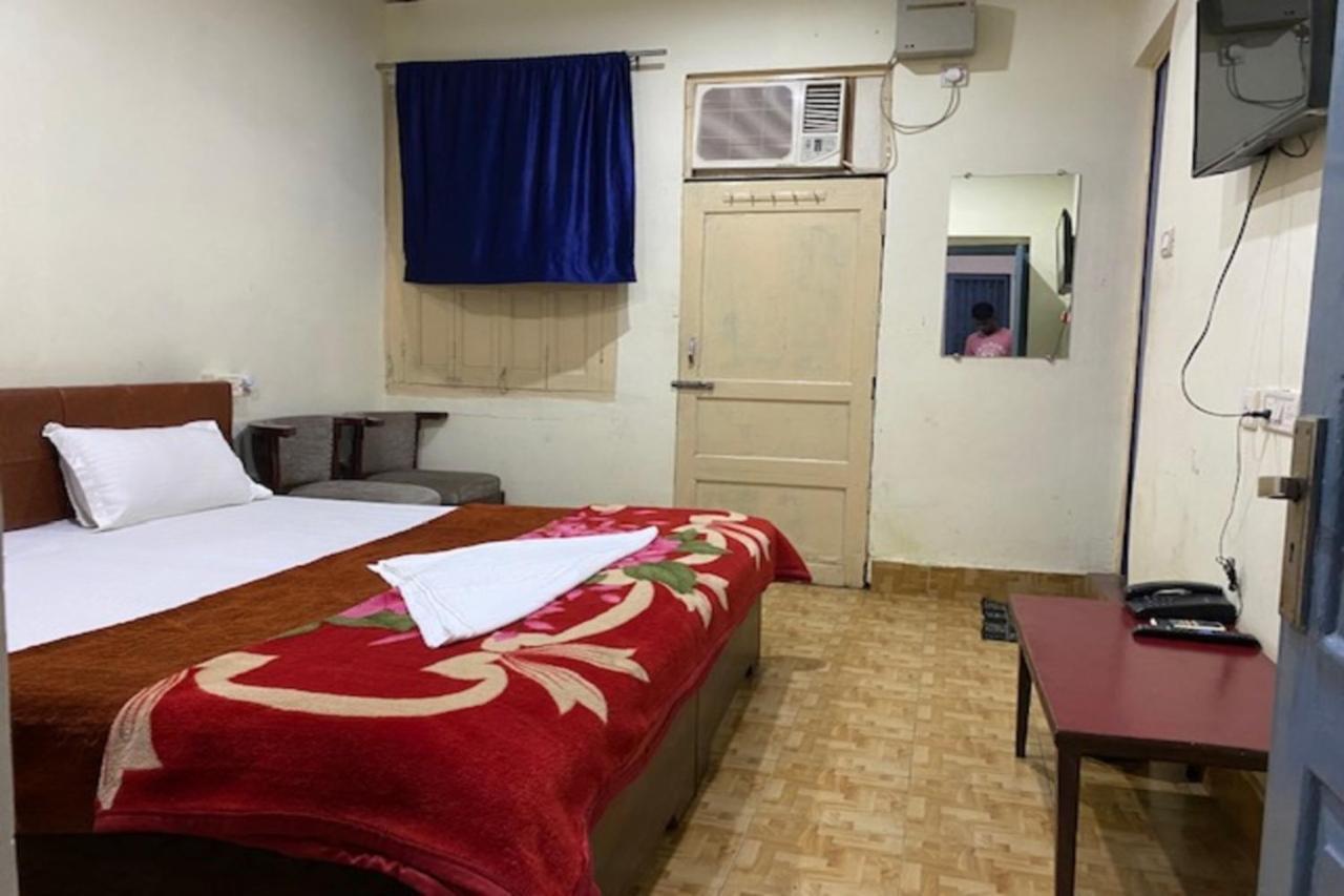 ורנאסי Vagabond Stay Hostel מראה חיצוני תמונה