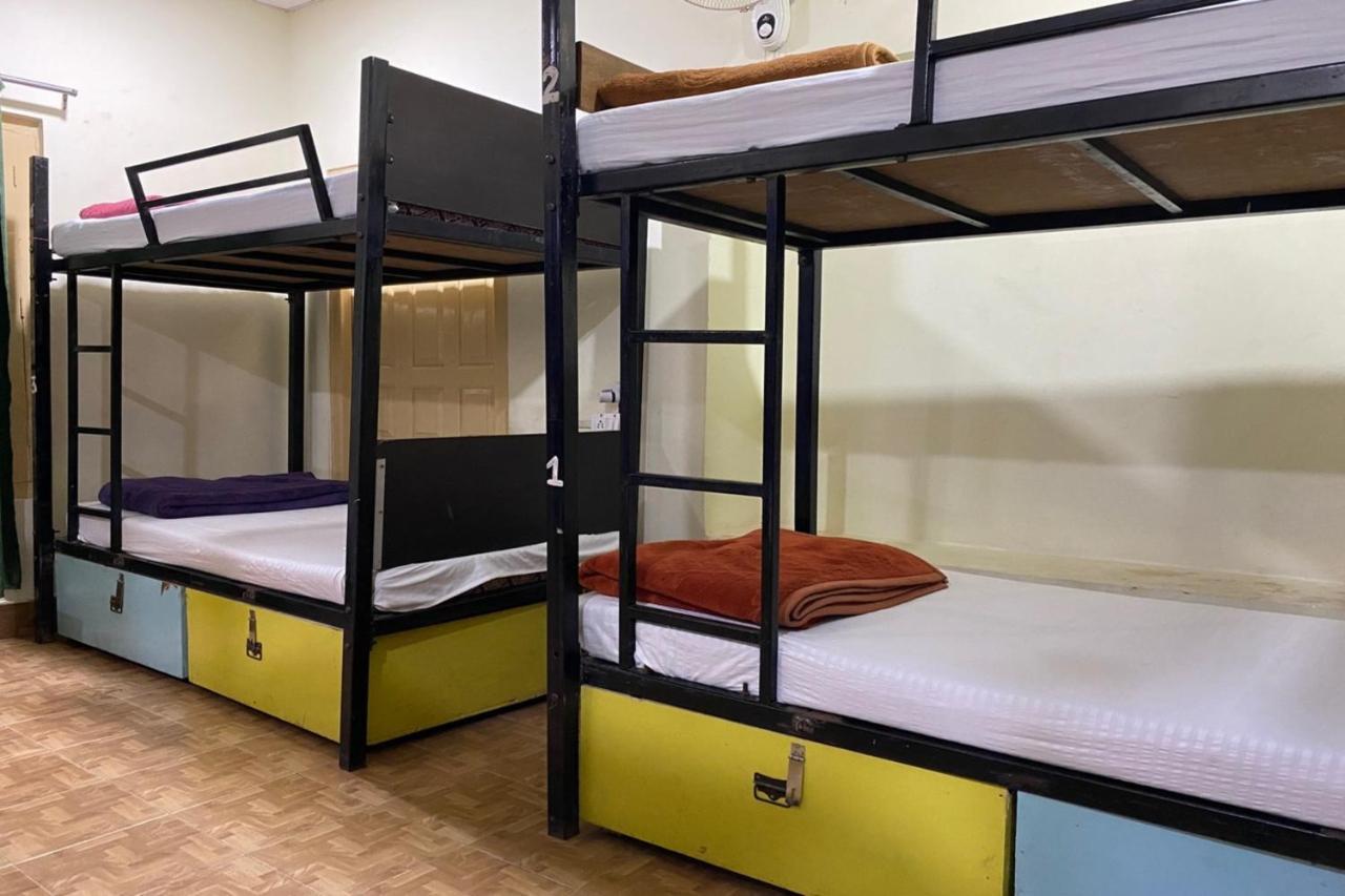 ורנאסי Vagabond Stay Hostel מראה חיצוני תמונה
