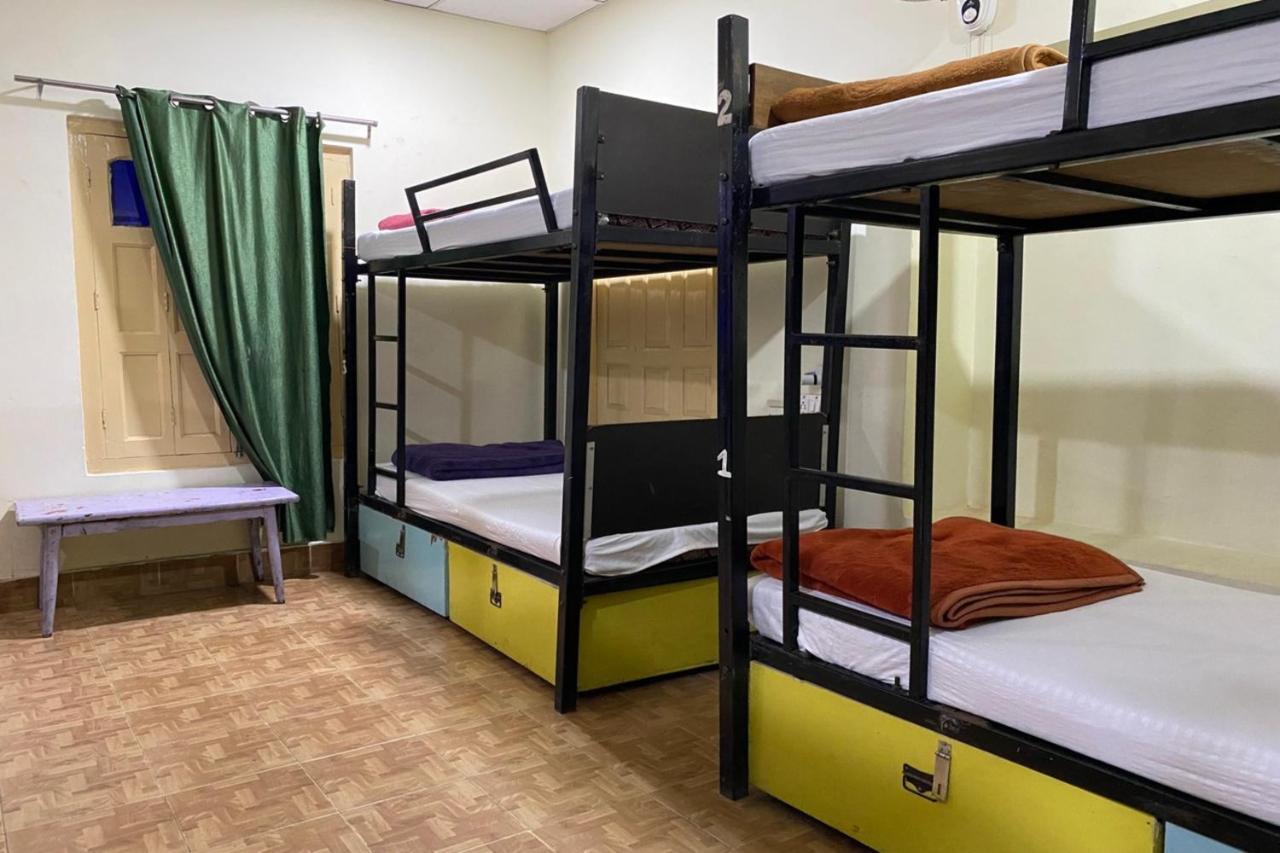 ורנאסי Vagabond Stay Hostel מראה חיצוני תמונה
