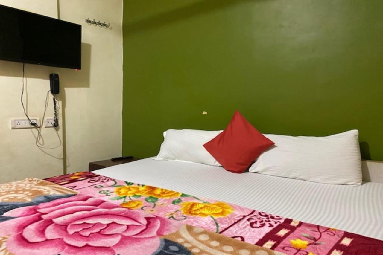 ורנאסי Vagabond Stay Hostel מראה חיצוני תמונה